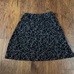 Evan Picone Elegant Black and White Patterned Skirt